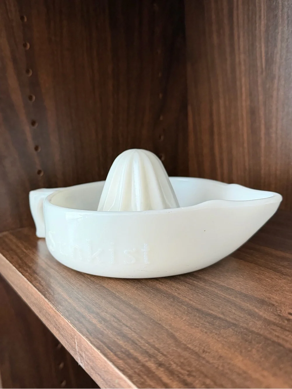Sunkist milk glass citrus juicer with handle and spout